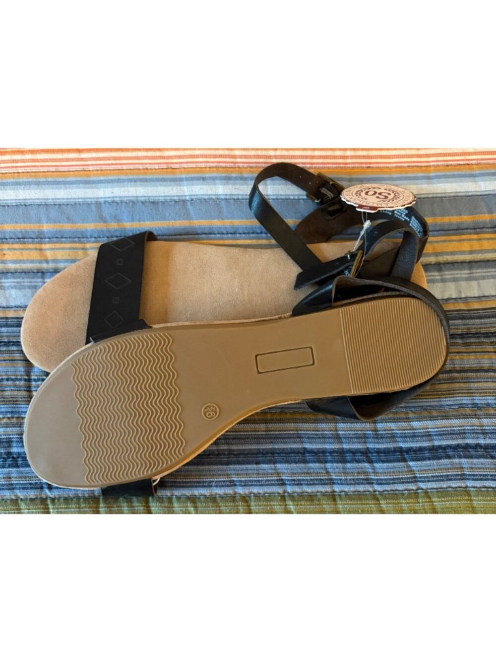 Womens Black Strappy Flats Sandals By SO Size 9.5 Medium With Buckle Closure - Picture 5 of 7